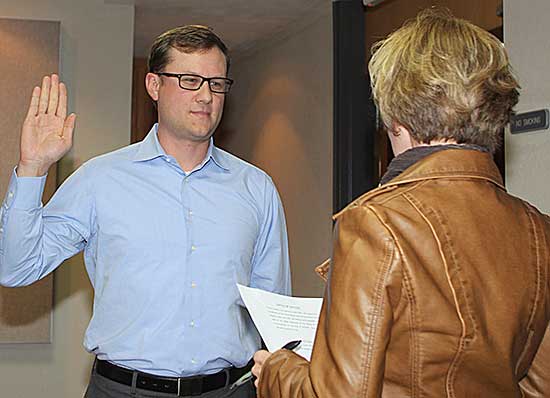 andy-carlson-swearing-in